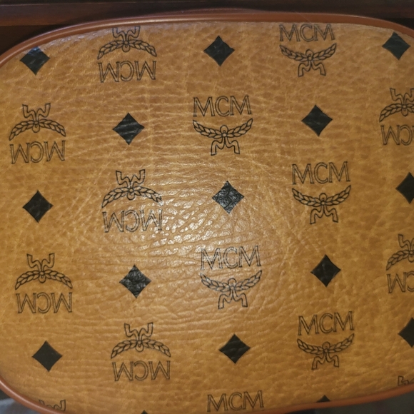 MCM Made in Germany Bucket Bag - Picture 5 of 10